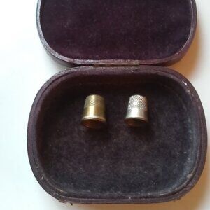 Antique Jewelry Thimble Holder With 2 Unmarked Thimbles  2 Tiny Latches Lined